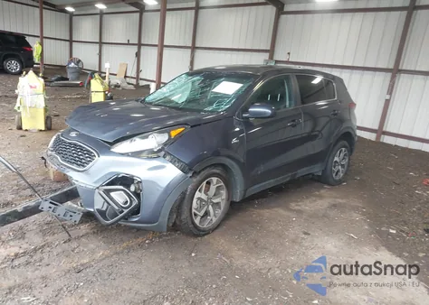 2020 Kia Sportage Lx z USA, uszkodzony, nr VIN KNDPMCAC7L7728987